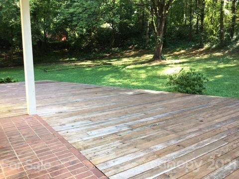 197 W High Acres Dr, Purlear, NC 28665 photo 9
