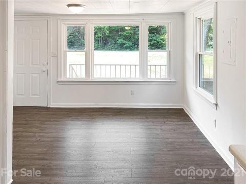 4276 E Maiden Rd, Maiden, NC 28650 photo 2
