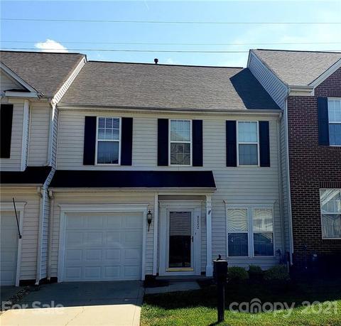 8022 Mariners Pointe Cir, Denver, NC 28037 photo 1