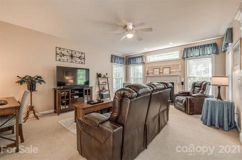 152 Melbourne Dr, Fort Mill, SC 29708 photo 7