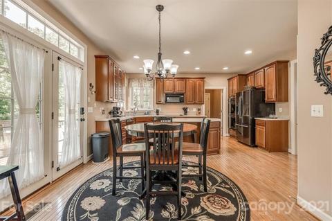 152 Melbourne Dr, Fort Mill, SC 29708 photo 9