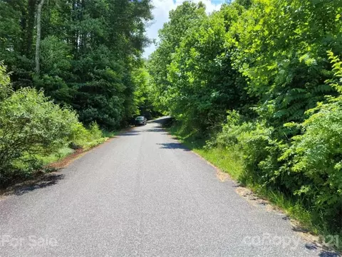 000 Riverside Hills 9 Rd #9, Burnsville, NC 28714