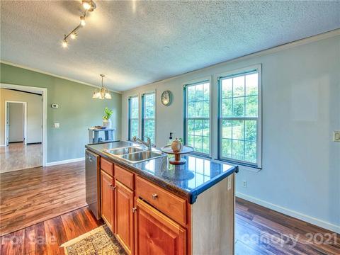 156 Over Hill Dr, Clyde, NC 28721 photo 18