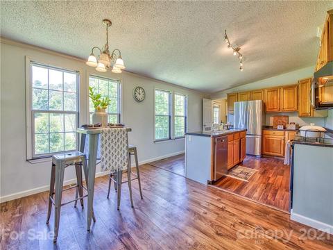 156 Over Hill Dr, Clyde, NC 28721 photo 17