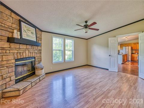 156 Over Hill Dr, Clyde, NC 28721 photo 9