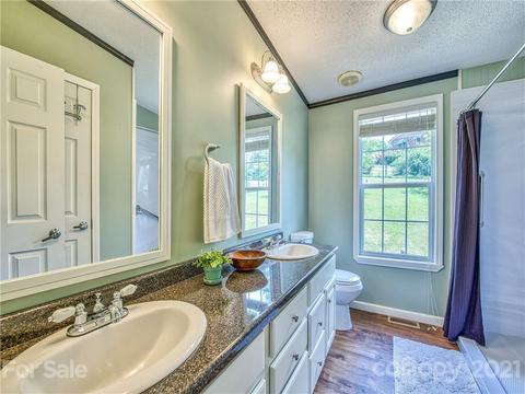156 Over Hill Dr, Clyde, NC 28721 photo 24