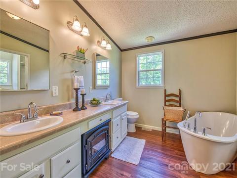 156 Over Hill Dr, Clyde, NC 28721 photo 6