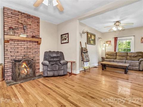 261 Phillips Ln, Spruce Pine, NC 28777 photo 9