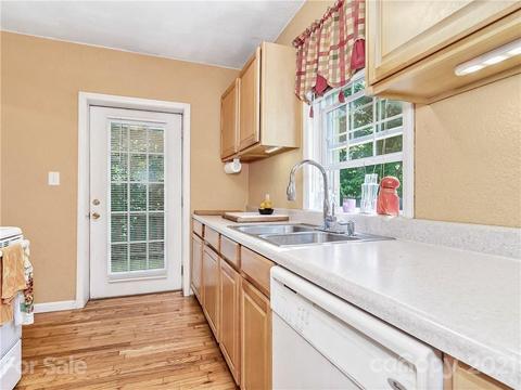 261 Phillips Ln, Spruce Pine, NC 28777 photo 18