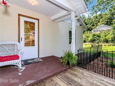 261 Phillips Ln, Spruce Pine, NC 28777 photo 6