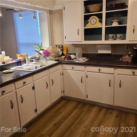 129 Hillside Hts, Brevard, NC 28712 photo 3