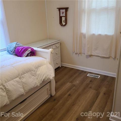 129 Hillside Hts, Brevard, NC 28712 photo 4