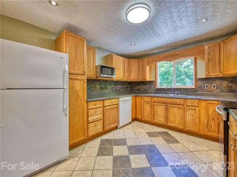 42 Wild Cherry Dr, Clyde, NC 28721 photo 10