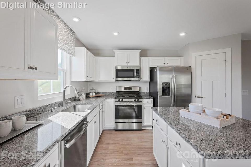  5516 Hughesdale Dr #167, Charlotte, NC 28215 photo 3