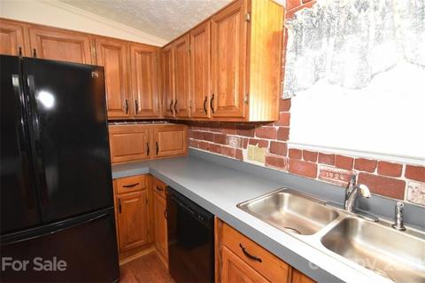 5930 Leil Rd, Hickory, NC 28602 photo 9