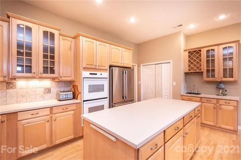 4232 Windsor Ct, Hickory, NC 28602 photo 30