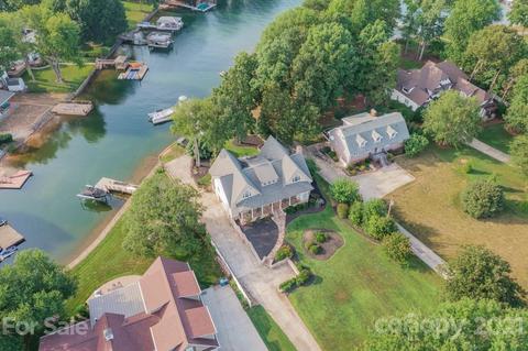 21524 Delftmere Dr, Cornelius, NC 28031 photo 1