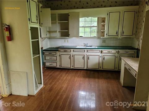 320 Moore St, Morven, NC 28119 photo 3