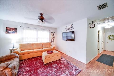 809 E John St, Matthews, NC 28105 photo 4