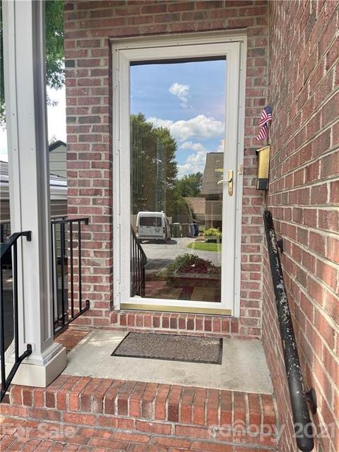 112 4th Ave NE, Conover, NC 28613 photo 3