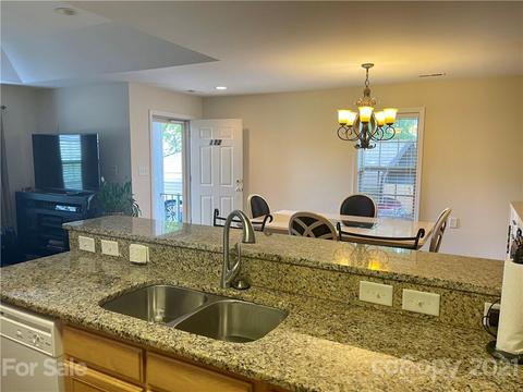 112 4th Ave NE, Conover, NC 28613 photo 5