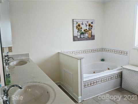 103 Self Dr, Morganton, NC 28655 photo 4