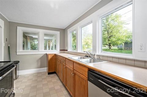 624 Maple St, Brevard, NC 28712 photo 13