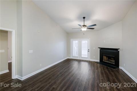 16724 Amberside E Rd E, Cornelius, NC 28031 photo 2
