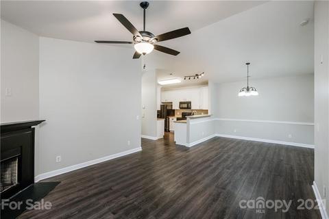 16724 Amberside E Rd E, Cornelius, NC 28031 photo 3