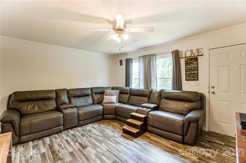 1007 Daniel Dr, Stanley, NC 28164 photo 4