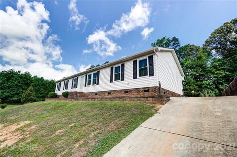 1007 Daniel Dr, Stanley, NC 28164 photo 2