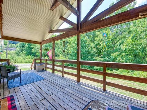 485 Loop Rd, Clyde, NC 28721 photo 3