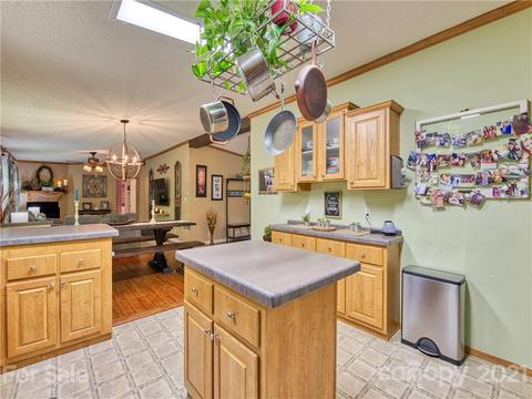 485 Loop Rd, Clyde, NC 28721 photo 13