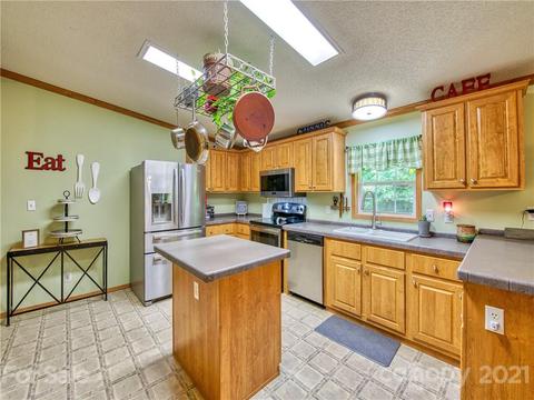 485 Loop Rd, Clyde, NC 28721 photo 12