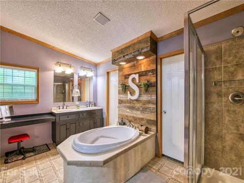 485 Loop Rd, Clyde, NC 28721 photo 18