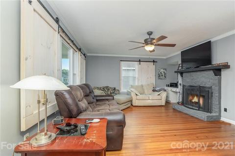 68 4th St, Cramerton, NC 28032 photo 6