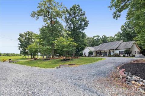 2527 Cocoon Run, Wingate, NC 28174 photo 2