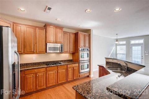 20220 Amy Lee Dr, Cornelius, NC 28031 photo 7
