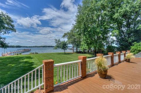 17828 Largo Pl, Cornelius, NC 28031 photo 2