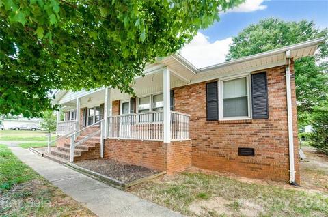 19716 Smith Cir, Cornelius, NC 28031 photo 2
