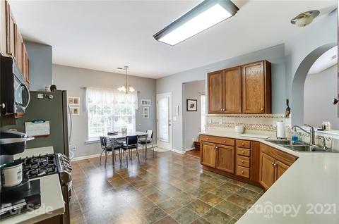 2047 Oakstone Dr, Monroe, NC 28110 photo 11