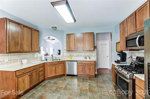 2047 Oakstone Dr, Monroe, NC 28110 photo 10