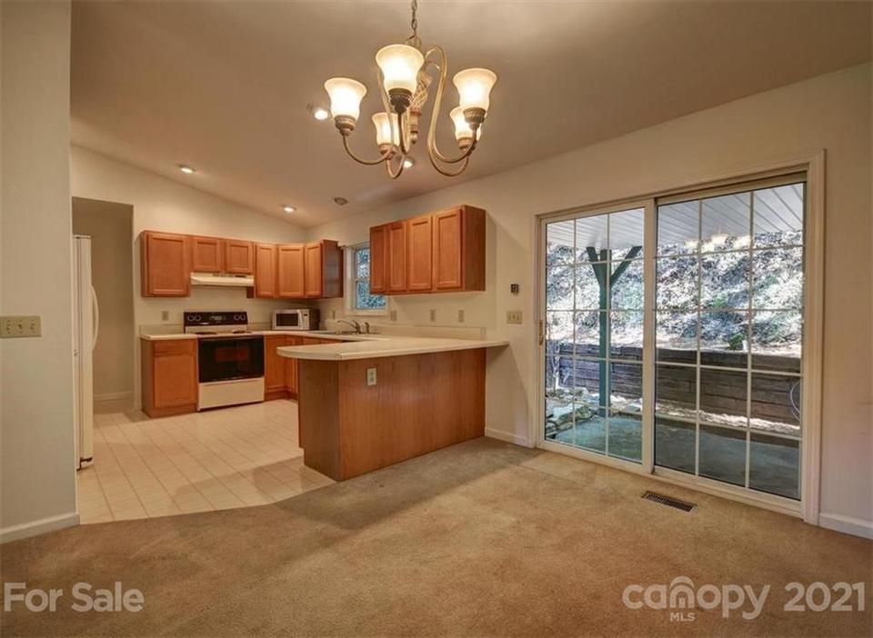  184 Greenview Dr, Maggie Valley, NC 28751 photo 11