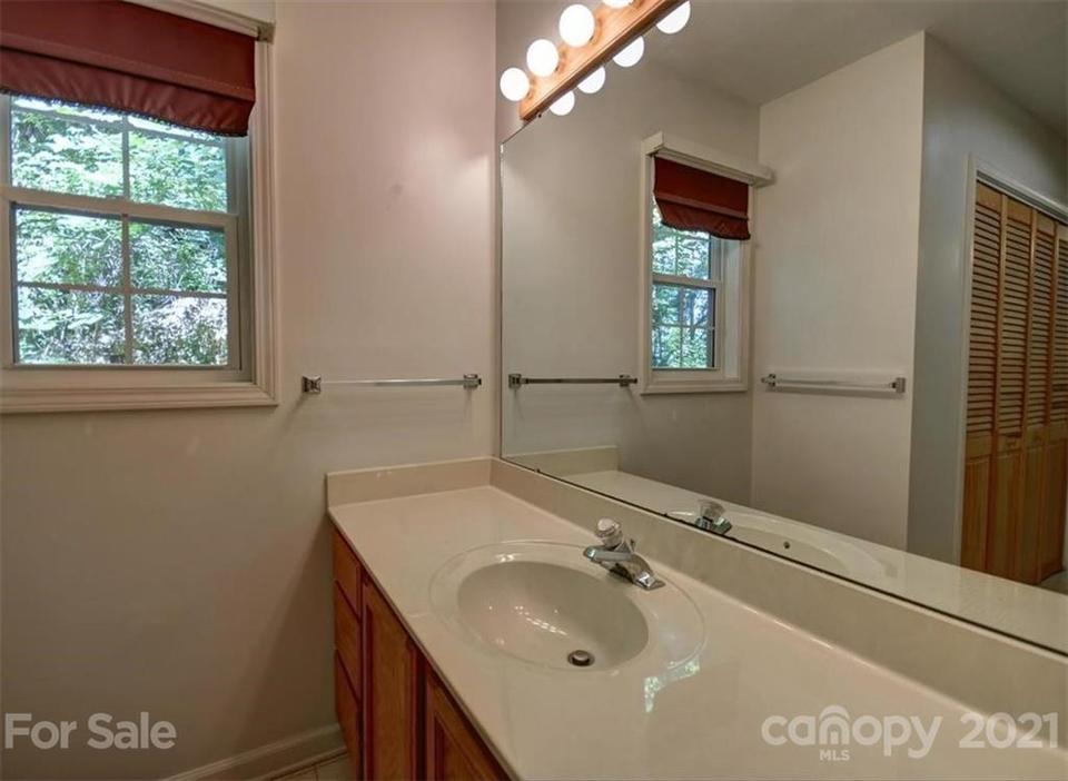  184 Greenview Dr, Maggie Valley, NC 28751 photo 17