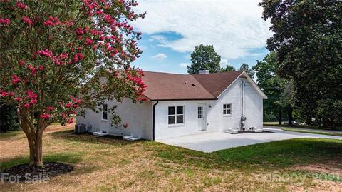 2429 Robinson Rd, Newton, NC 28658 photo 9