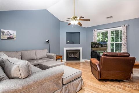 2104 Redberry Ln, Conover, NC 28613 photo 8