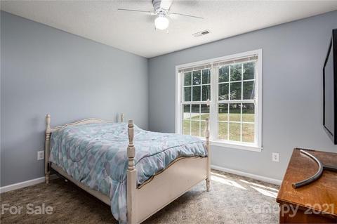 2104 Redberry Ln, Conover, NC 28613 photo 17