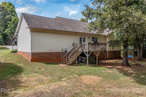 2104 Redberry Ln, Conover, NC 28613 photo 23