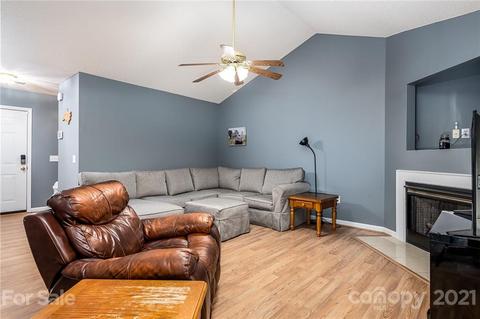 2104 Redberry Ln, Conover, NC 28613 photo 9