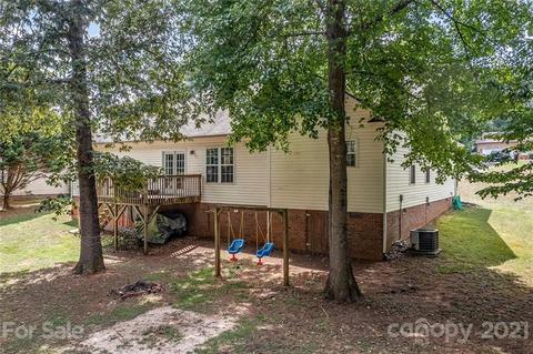 2104 Redberry Ln, Conover, NC 28613 photo 22